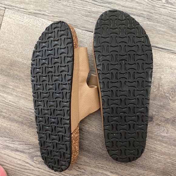 Maurice’s size 10 women double strap cream sandal cork base footbed comfy - Picture 2 of 6